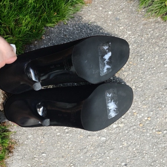 COACH Aubrey Blk Suede Heels with Horse Bit Details. Sz 8 - Picture 7 of 8